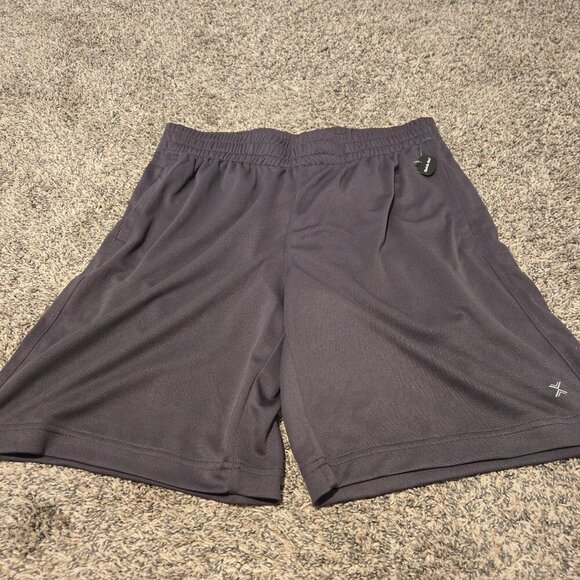 NWT Xersion Mesh 9" Shorts Gray M - Picture 1 of 4